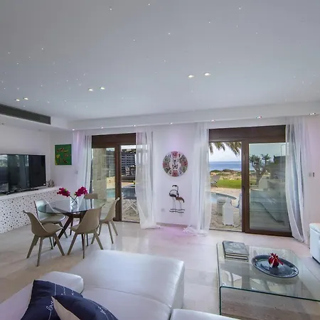 El Greco Seafront Villa, Greco Mare פרוטאראס